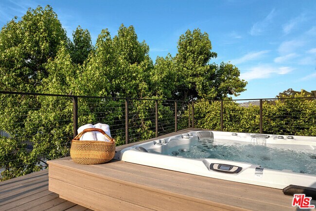 Building Photo - 3360 Ley Dr