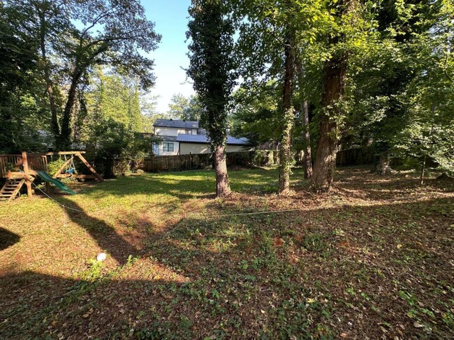 Building Photo - 3223 Westbrook Trace SW