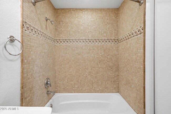 Building Photo - 233 E Huntington Dr