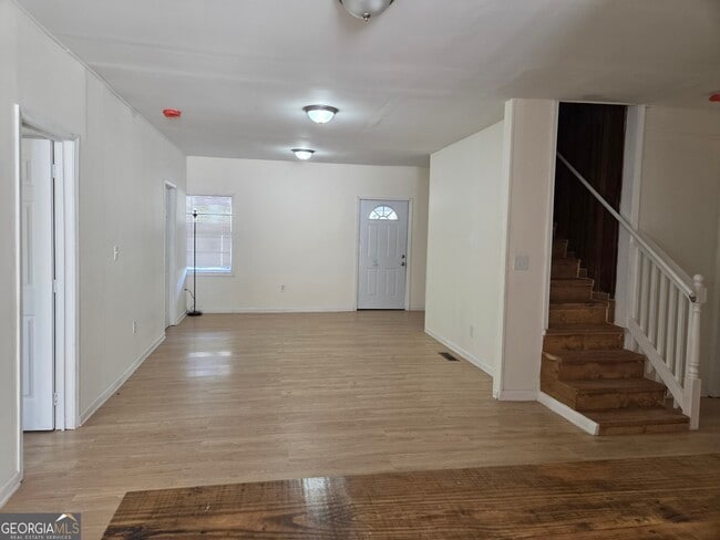 Building Photo - 41 W Main St