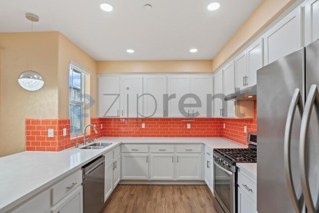 Building Photo - 1210 Coyote Creek Way