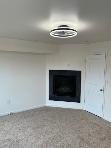 Bedroom 2 - 4630 Dillon St