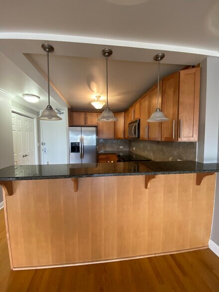 Building Photo - 2020 N Lincoln Park W