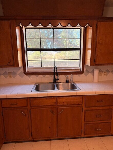 Building Photo - 3109 W Mile 10 N