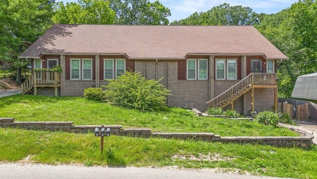 Building Photo - 817 Poindexter Ave