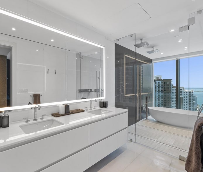 Building Photo - 300 Biscayne Boulevard Way