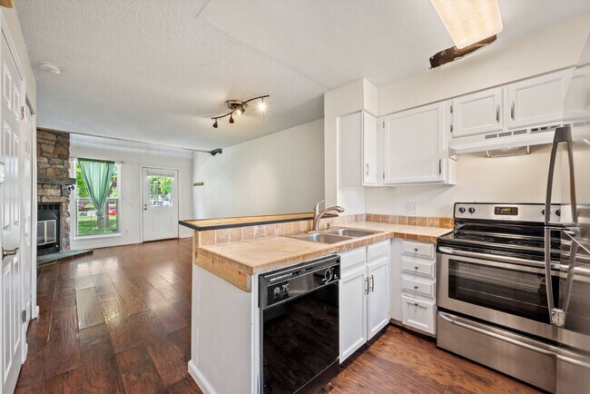 Building Photo - 1683 S Blackhawk Way