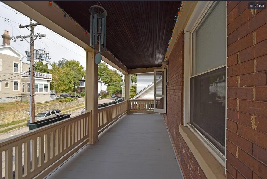 Building Photo - 983 Windsor St