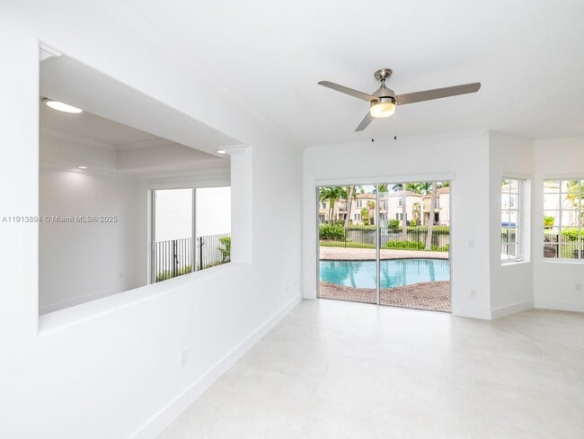 Building Photo - 20729 NE 32nd Ave