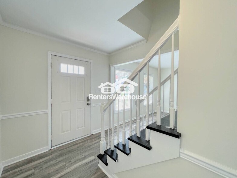 Building Photo - 700 Rumford Ct