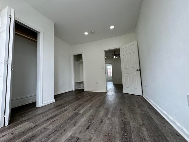 Building Photo - 426A 63rd St