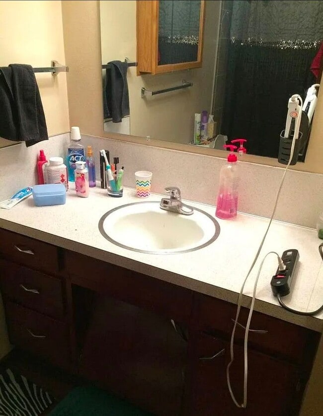 Building Photo - Olive St.