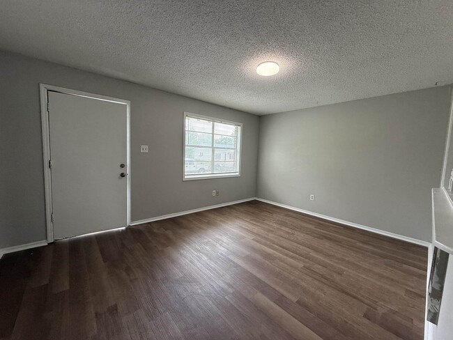 Building Photo - 119 Jelk St