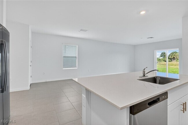 Building Photo - 19525 Fairhill Ct