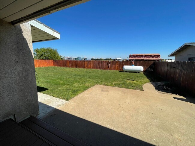 Building Photo - Country Charm Living Single Story Ranch Home
