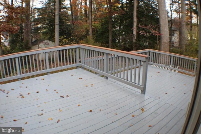 Building Photo - 5584 Queen Victoria Ct