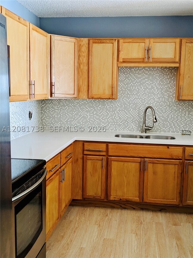 Building Photo - 14820 Naranja Lakes Blvd