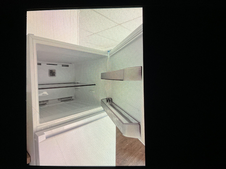 Building Photo - 100 Holland St