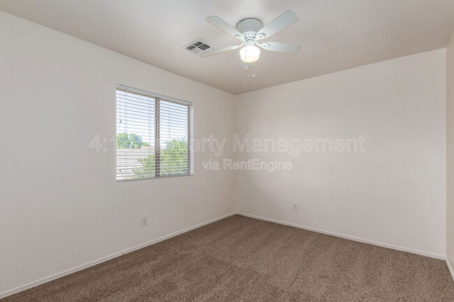 Building Photo - 2320 W Allens Peak Dr