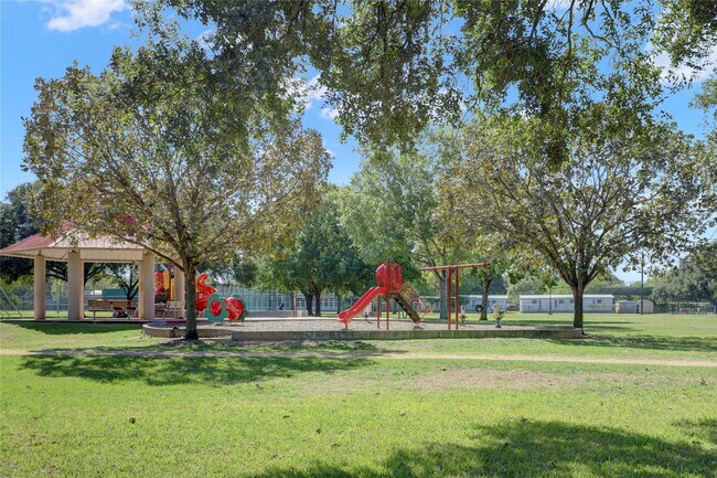 Building Photo - 4309 Stillbrooke Dr