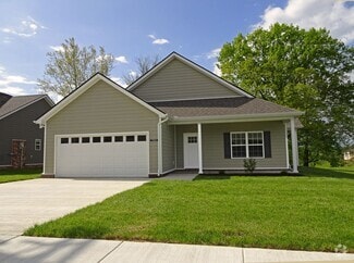 Building Photo - One Story You'll Love. FENCED Private Ba...