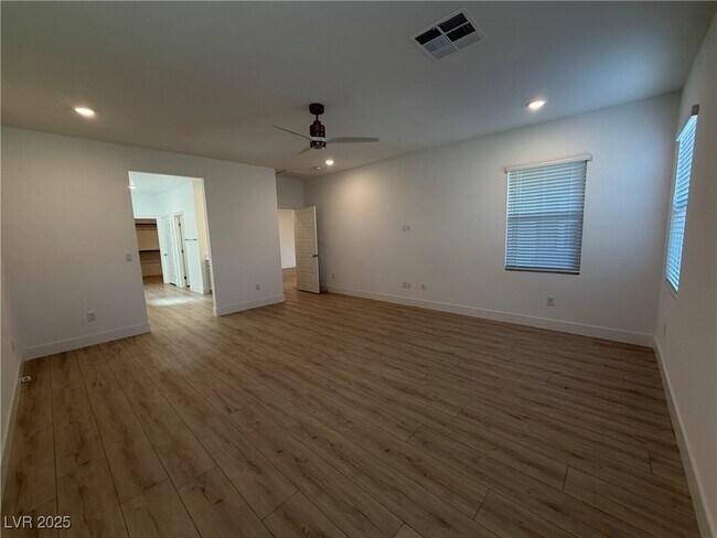 Building Photo - 6270 Lamont Hills Ave