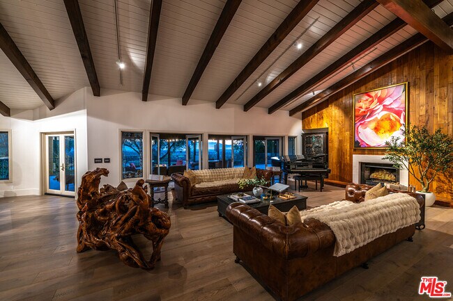 Building Photo - 2975 Calle Bonita