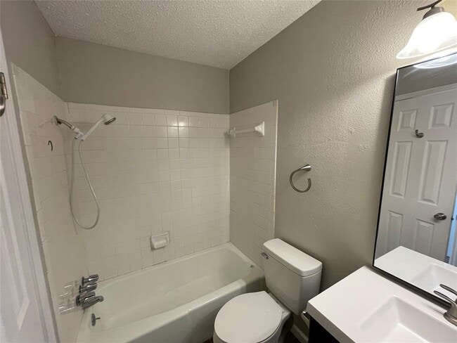 Building Photo - 8810 Springmail Cir