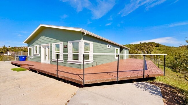 Building Photo - Stunning Single-Story with Spacious Deck, Panoramic Views, on Gated/Fenced Property!