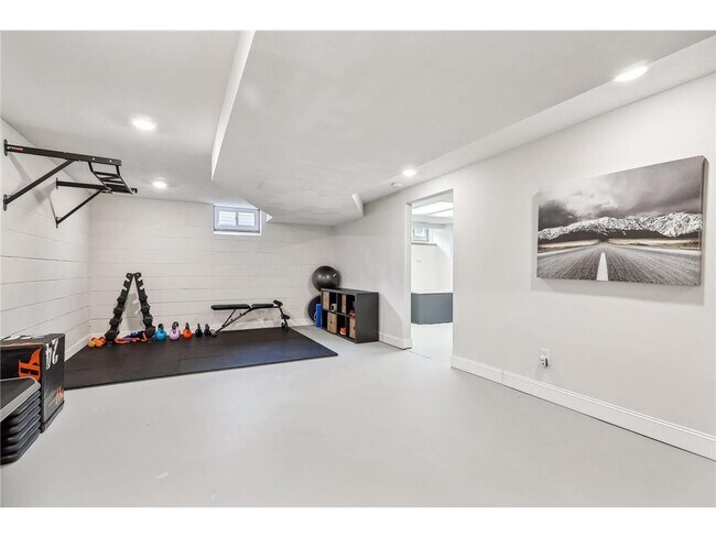 Building Photo - 18620 26th Ave N