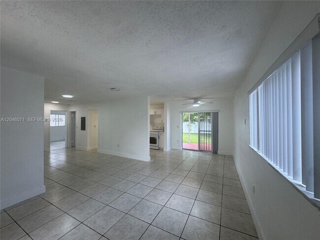 Building Photo - 3810 SW 89th Ave