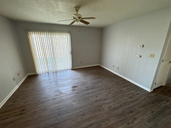 Building Photo - 4101 Blue Lick Ct