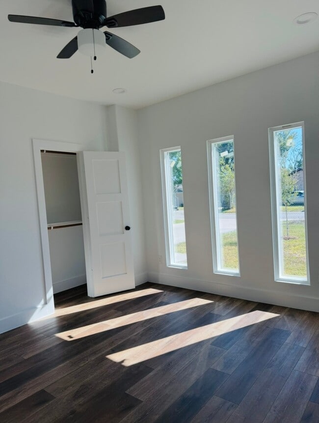 Building Photo - 8437 Winthrop Ln