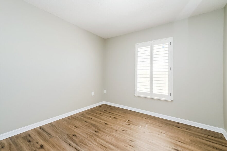 Building Photo - 1048 Brenton Leaf Dr