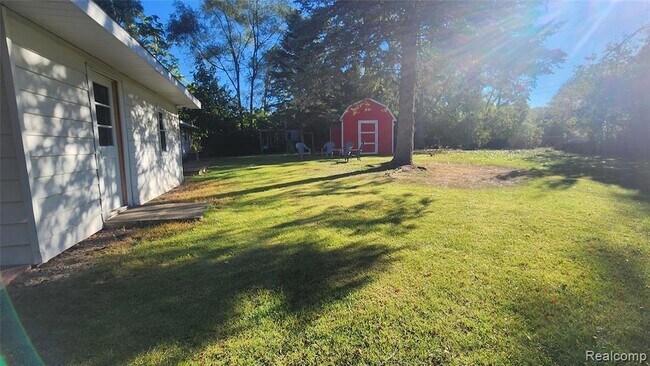 Building Photo - 6555 Manson Dr