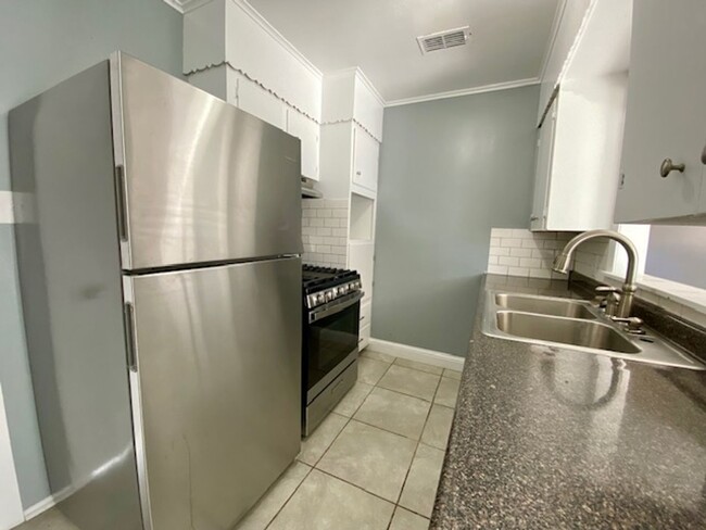 Building Photo - Newly Renovated 3 Bedroom 1.5 Bath Home in...