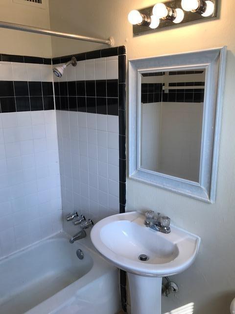 Building Photo - 5213 Joe Sayers Ave