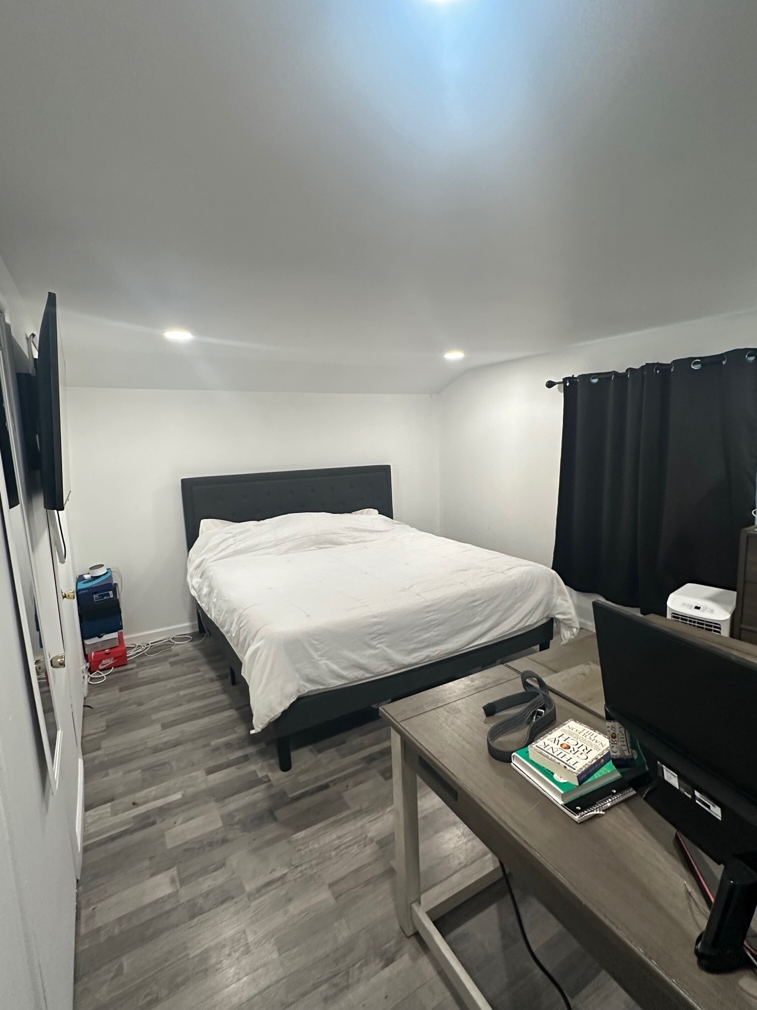 Building Photo - 276 Linden Ave