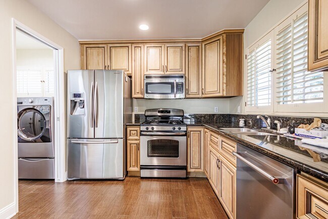 Building Photo - Beautifully Renovated 3-Bedroom Home in Pr...