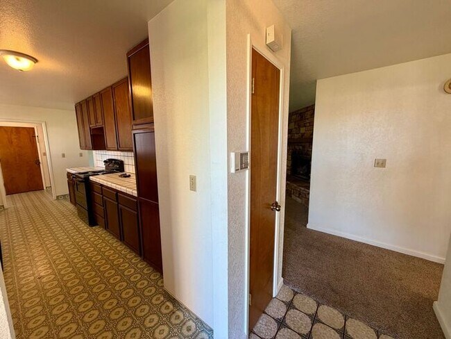 Building Photo - Lovely home in Marina available March 16, 2026!