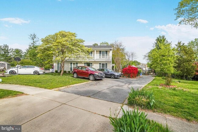 Building Photo - 27 Triple Crown Ct