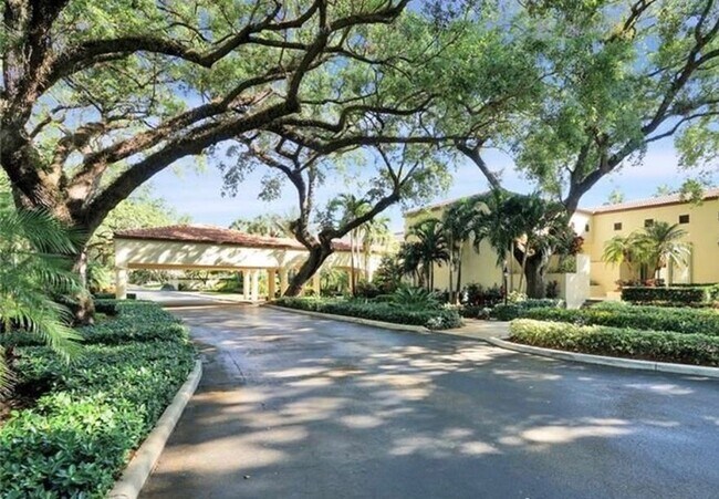 Building Photo - 9440 Poinciana Pl