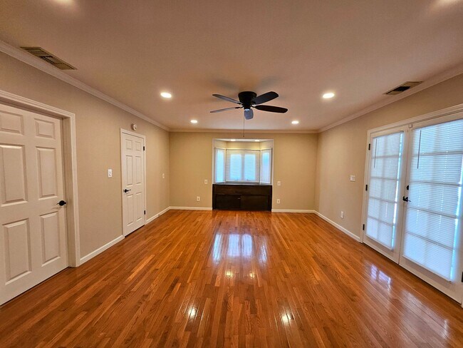 Building Photo - COMING SOON- Charming Single Family Home with Pool in Burbank