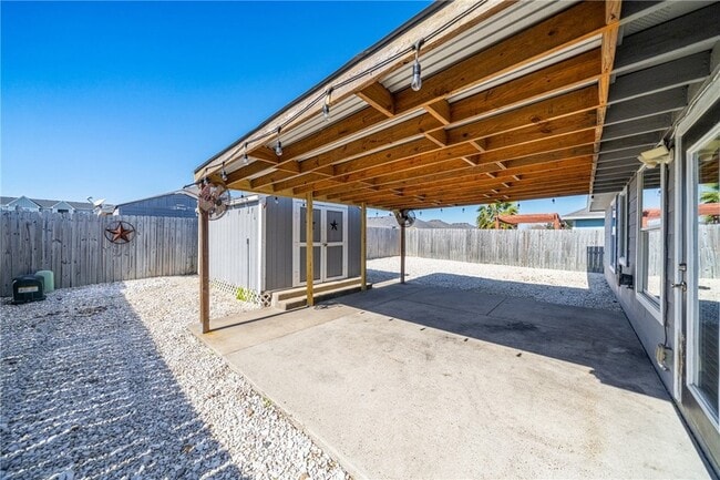 Building Photo - 2317 White Star Dr