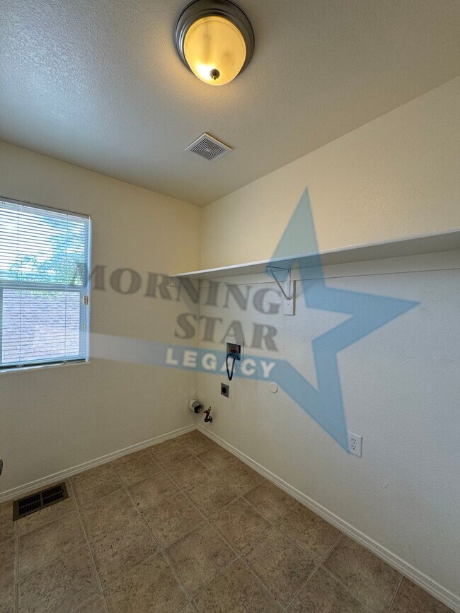 Building Photo - REDUCED! Spacious 4 Bed House in Rincon Mesa!