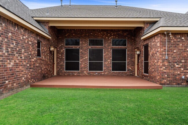 Building Photo - 19918 Cypresswood Lake Dr