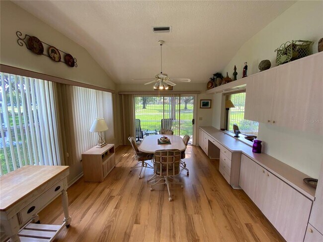 Building Photo - 1115 Del Toro Dr