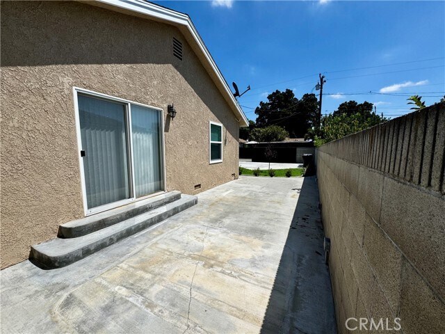 Building Photo - 14414 Studebaker Rd