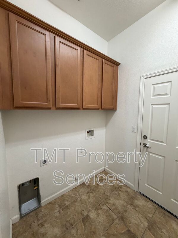 Building Photo - 8622 Neopolitan Way