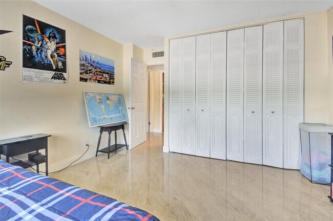 Building Photo - 2121 N Ocean Blvd